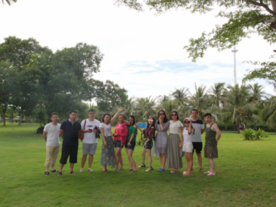 旅遊，一(yī)種自(zì)省的(de)方式